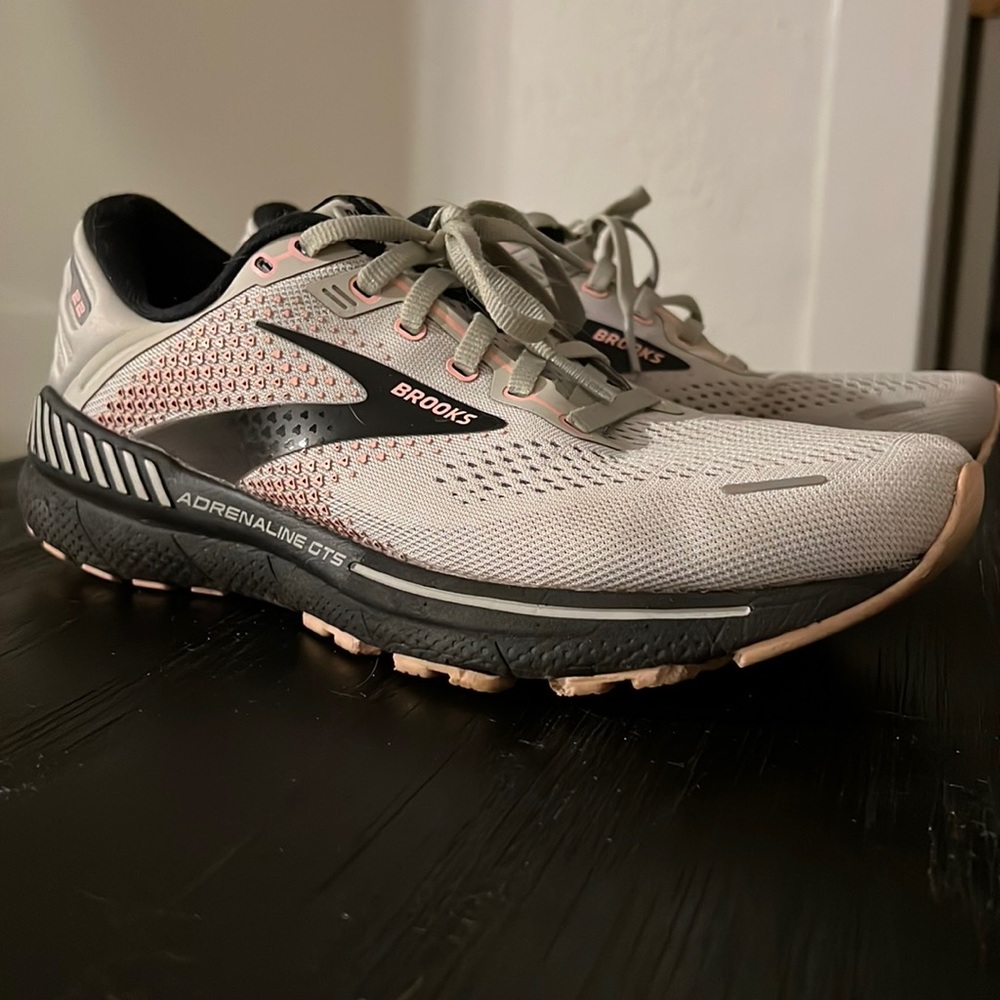 Brooks Women’s running sneakers